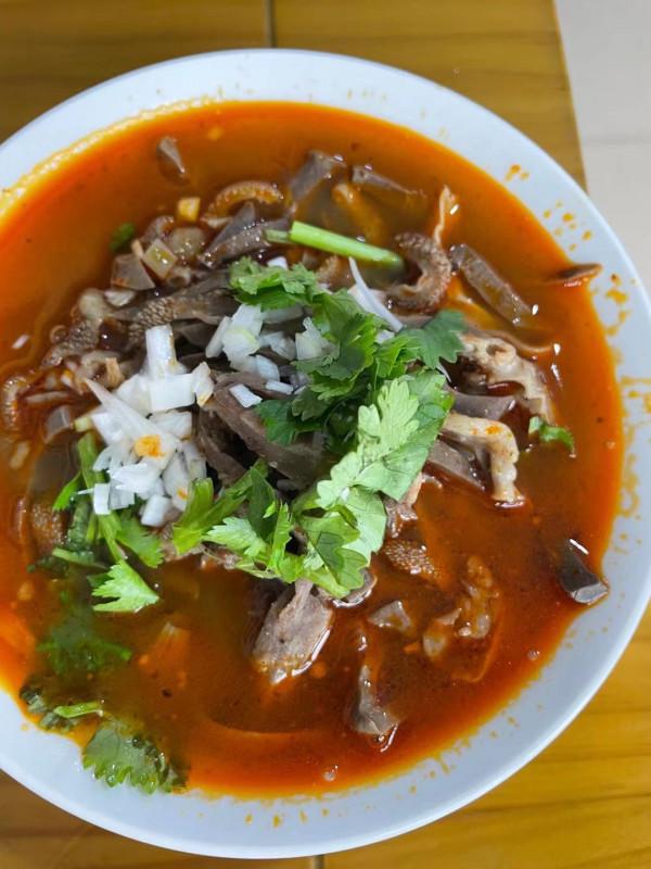 來到內蒙古,我見識到了草原民族的硬核早餐 來到內蒙古,我見識到了草原民族的硬核早餐