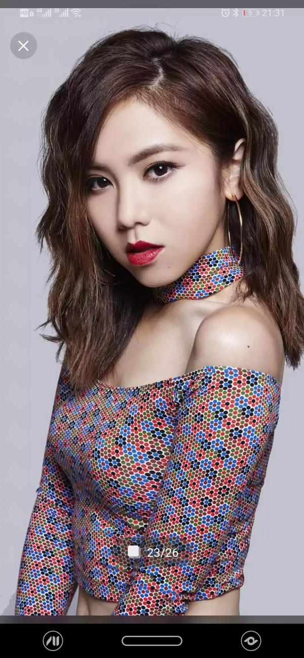 鄧紫棋好美呀!不光人美歌唱的也好聽,非常非常喜歡你 鄧紫棋好美呀!不光人美歌唱的也好聽,非常非常喜歡你