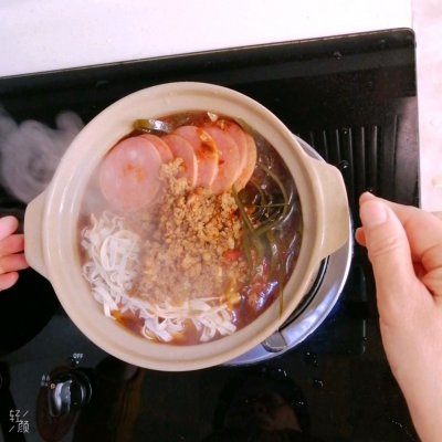 霜降到,來一鍋熱乎美味的砂鍋土豆粉,一口就能趕走深秋的寒冷 霜降到,來一鍋熱乎美味的砂鍋土豆粉,一口就能趕走深秋的寒冷