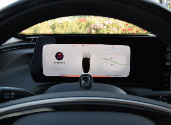 軸距近3米造型帥氣,最快4.3秒破百,不燒油也能跑很遠,小鵬P7 軸距近3米造型帥氣,最快4.3秒破百,不燒油也能跑很遠,小鵬P7