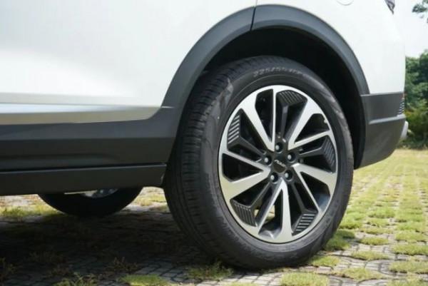 配十佳發動機,實力不輸H6,這臺SUV不該被忽略! 配十佳發動機,實力不輸H6,這臺SUV不該被忽略!