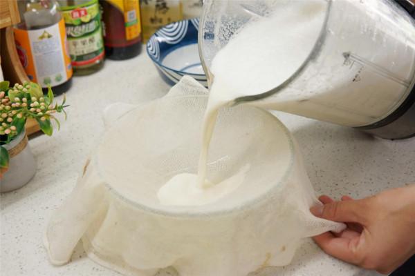 秋天，聰明女人常喝的“美齡粥”，營養足還養人，氣色滿滿入秋