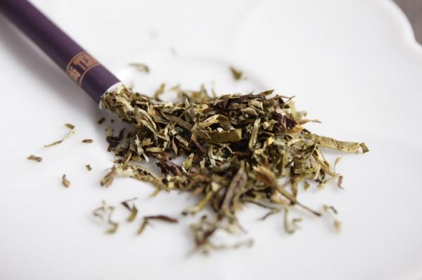 很多老菸民改抽“茶煙”,茶葉做的煙比香菸更健康?給您說清楚 很多老菸民改抽“茶煙”,茶葉做的煙比香菸更健康?給您說清楚