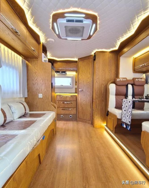 後開門+全實木內飾，盡享寬敞舒適，賽沸爾單拓展C型房車