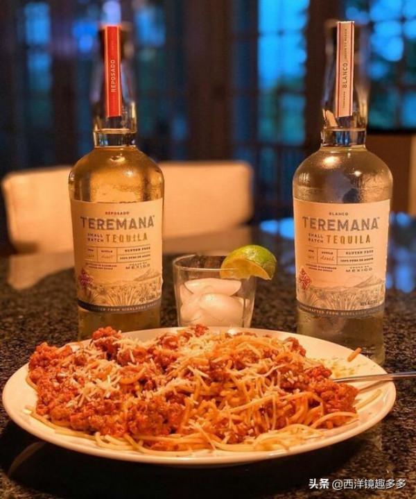 巨石強森的“放縱餐”，食量太驚人了