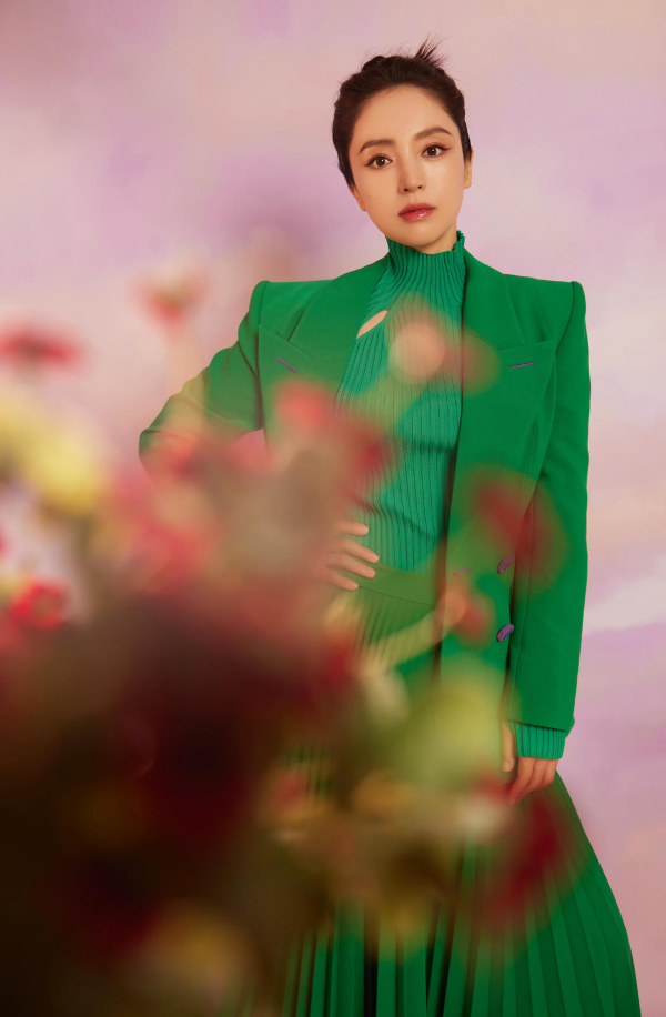 董璇很懂往“嫩”了打扮,穿“一身綠”清爽高階,41歲卻像30出頭 董璇很懂往“嫩”了打扮,穿“一身綠”清爽高階,41歲卻像30出頭