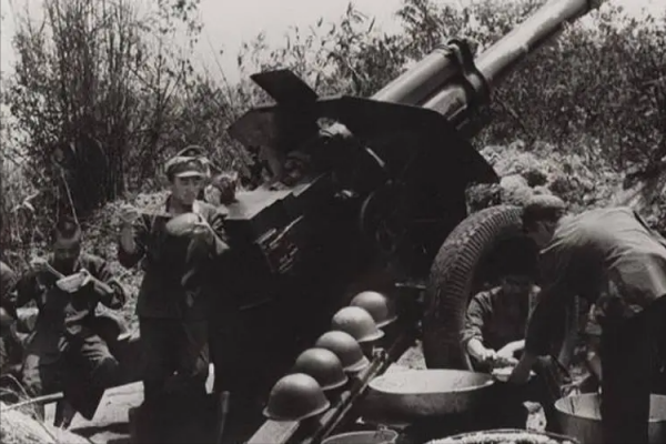 抗美援朝反轉事件，新兵犯錯，連長要關禁閉團長竟要記功，他是誰