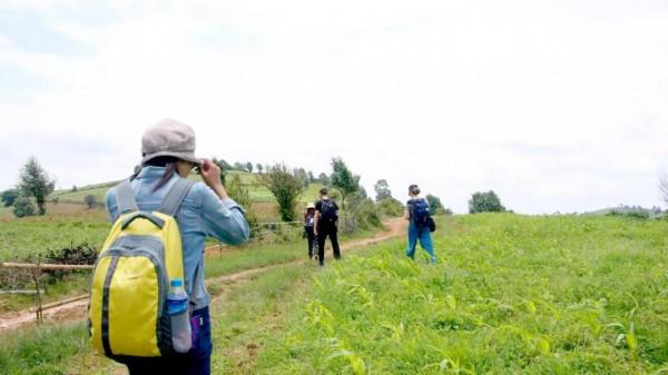 兩個女教師在緬甸偏遠農村的兩天一晚:缺電少水路難走,以為穿越 兩個女教師在緬甸偏遠農村的兩天一晚:缺電少水路難走,以為穿越