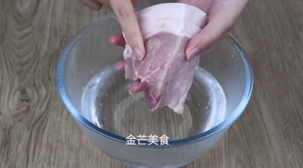 冷凍肉別直接用水泡了,教你一個小方法,快速解凍又新鮮,真實用 冷凍肉別直接用水泡了,教你一個小方法,快速解凍又新鮮,真實用