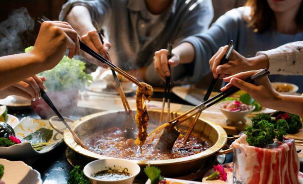 餐前燙碗筷,這種廣東習俗究竟有沒有必要?醫生告訴你實情 餐前燙碗筷,這種廣東習俗究竟有沒有必要?醫生告訴你實情