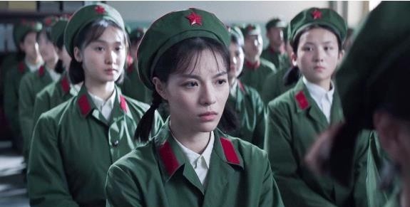 《王牌部隊》獲央媒點贊，老中青三代軍旅硬漢齊聚，個個威武霸氣