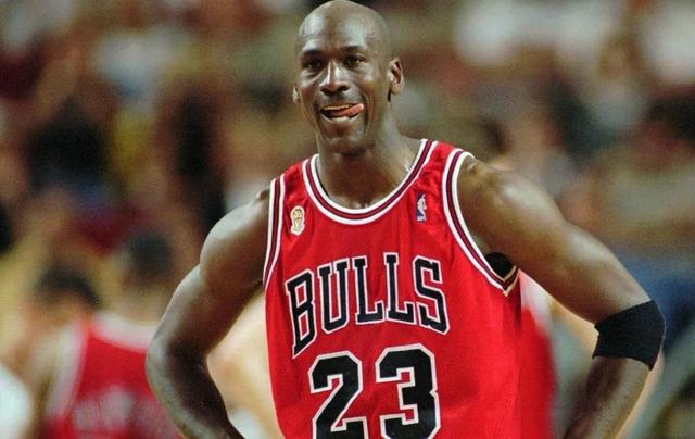 喬丹-科比-詹姆斯35歲時的資料對比,誰更厲害 喬丹-科比-詹姆斯35歲時的資料對比,誰更厲害