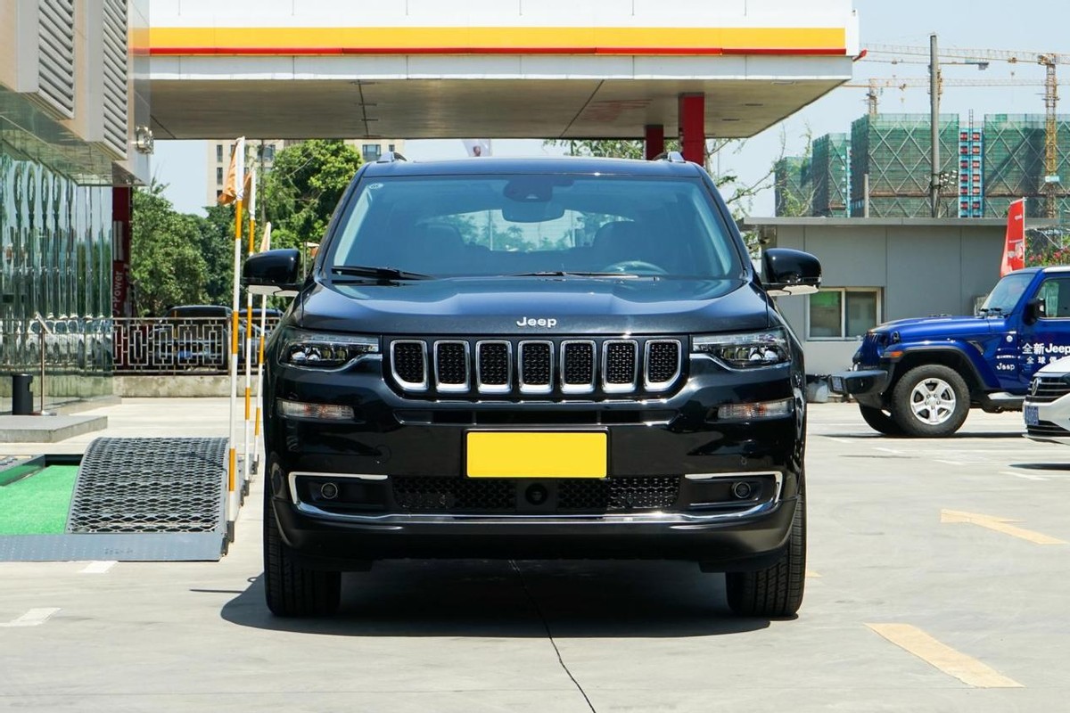空間大、動力強，9擋變速帶四驅，JEEP大指揮官，會是你的菜嗎？