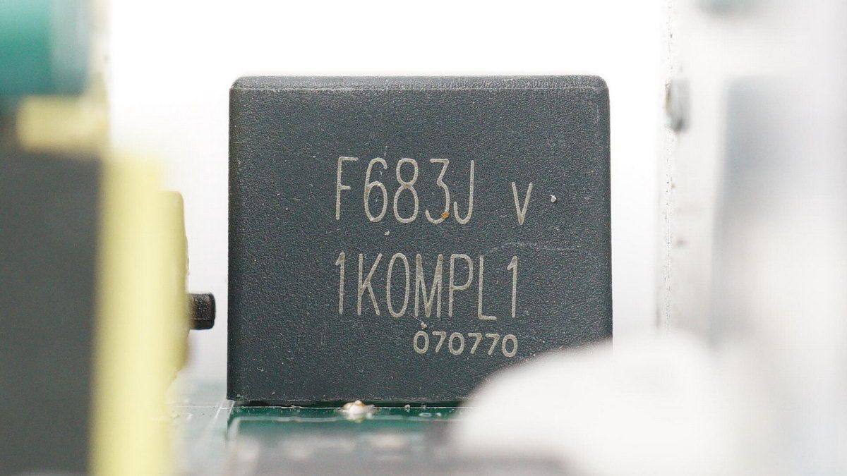 用料豪華，有錢果真可以為所欲為，微軟Xbox Series X主機電源拆解