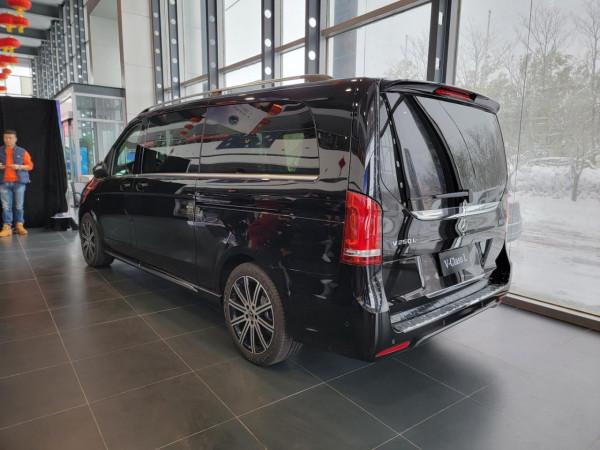 賽那加價7萬元，不如入手低配2021款賓士V級，車頭大標真的香