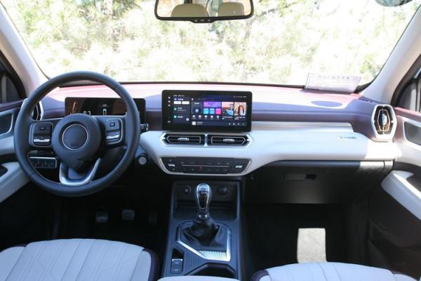 緊跟潮流的商用皮卡！試駕長城皮卡金剛炮