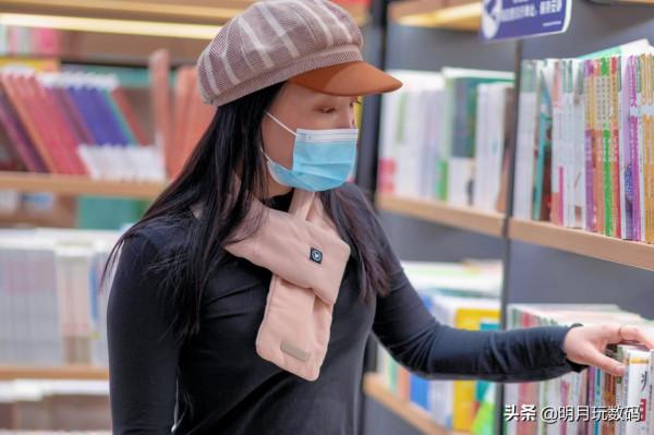 冬日暖心好物——飛樂思發熱圍巾,3秒速熱驅寒保暖 冬日暖心好物——飛樂思發熱圍巾,3秒速熱驅寒保暖