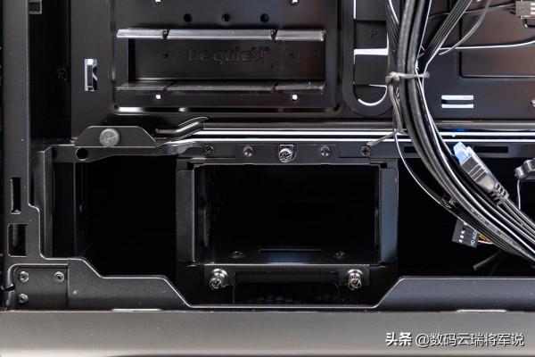 全模組化設計的靜音側透機箱——SILENT BASE 802 機箱黑色版輕體驗 全模組化設計的靜音側透機箱——SILENT BASE 802 機箱黑色版輕體驗