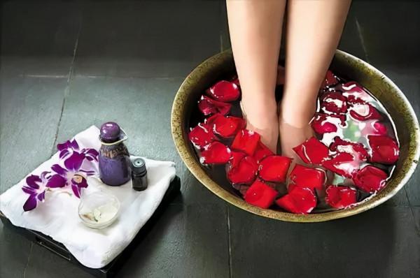 體內有病，腿部先知！醫生提醒：腿上出現3種異常，小心疾病來襲