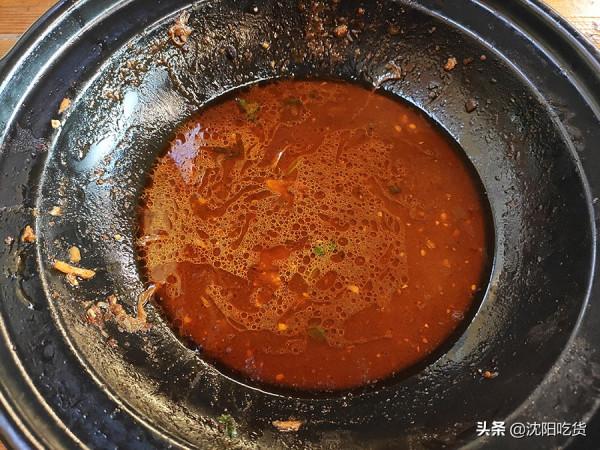 中午餓的時候來一頓咕嘟咕嘟熱乎乎的砂鍋煲，8種配菜真夠用