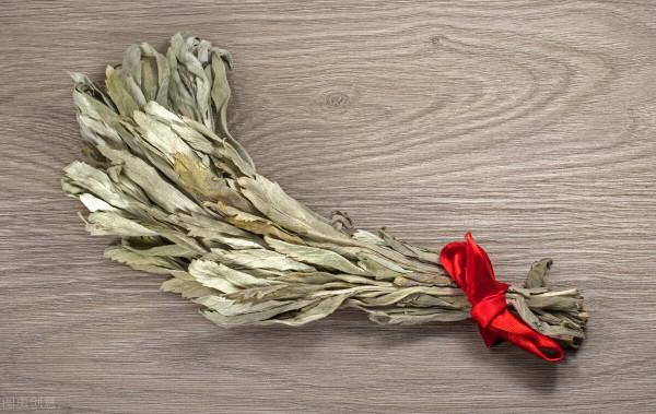 養生達人都愛用艾葉泡腳？教你正確用艾葉泡腳，輕鬆收穫4大好處