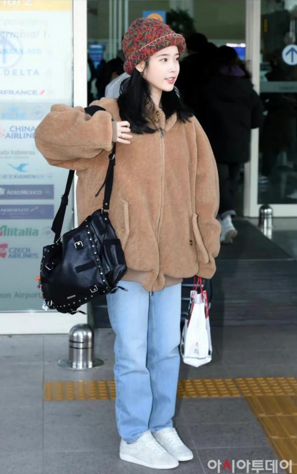 韓星街拍 | 蛀牙警告！IU的街拍怕是比她的歌還要甜