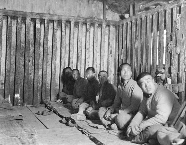 1950年，數名開國元勳聯名請求尋找“代號OX”，找到後享18級待遇