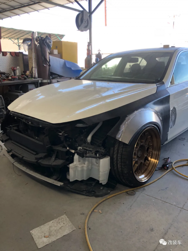 身中VIP劇毒的英菲尼迪Q50車主，即使吃白粥配榨菜也要堅持改裝