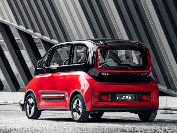 寶駿E300——顏值和配置雖有亮點，較高的定價卻難稱親民