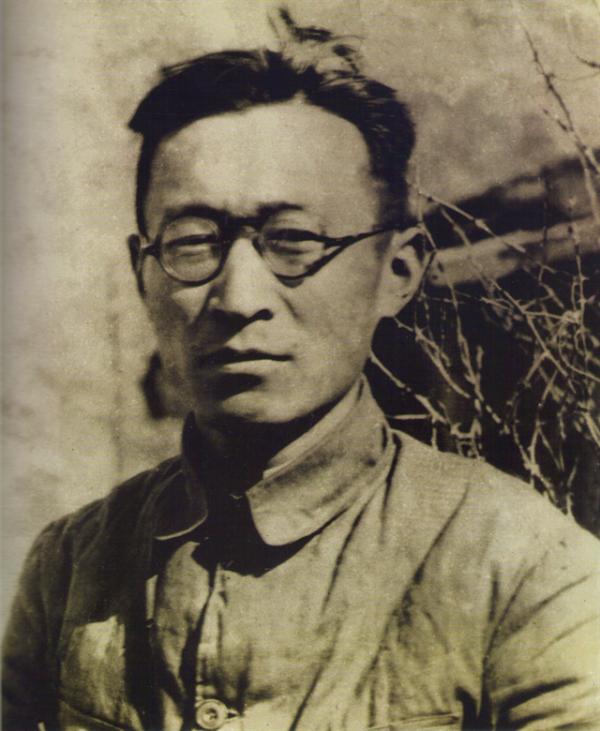 周恩來與博古的一次長談:我們都不適合當統帥 周恩來與博古的一次長談:我們都不適合當統帥