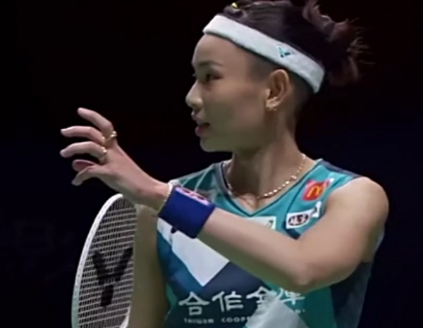 2:0!世錦賽:何冰嬌晉級,奪冠熱門表現強勢,競爭對手接連退出 2:0!世錦賽:何冰嬌晉級,奪冠熱門表現強勢,競爭對手接連退出