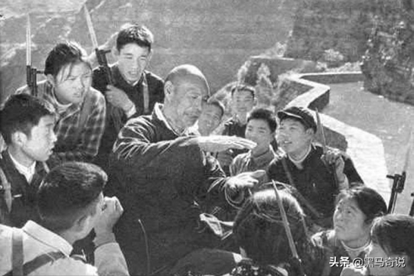 3歲被狼咬掉半張臉，靠吸米糊存活的寇金成，有著怎樣曲折的人生