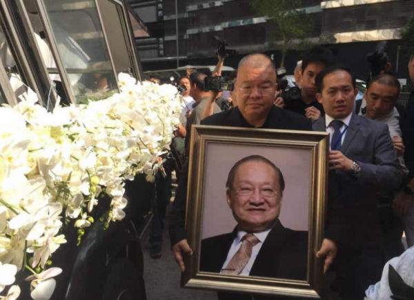 金庸親妹妹查良琇：住農村，家境很普通，金庸一直補貼她到2002年