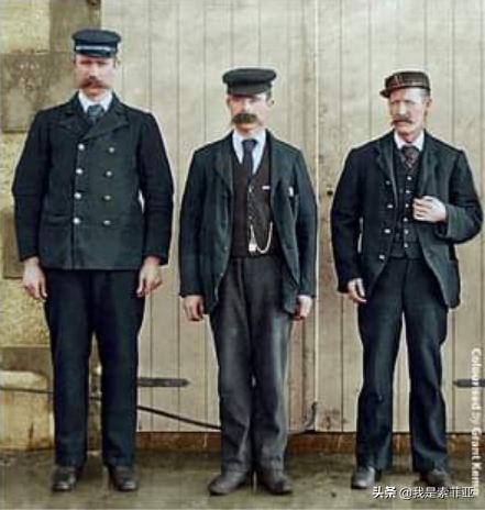 三人在孤島守塔時失蹤，桌上留下三篇燈塔日誌，他們經歷了什麼？