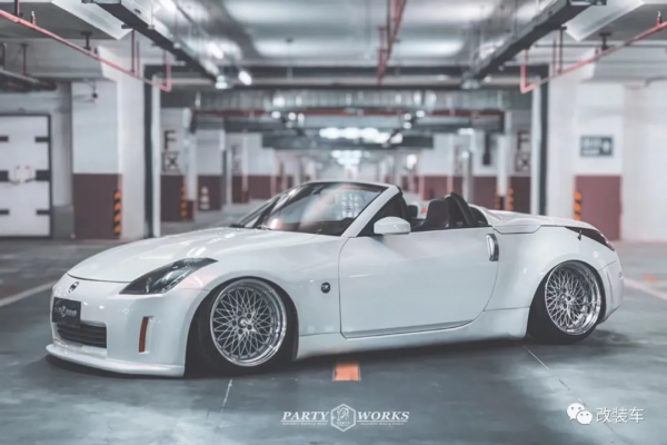 稀有的敞篷日產350Z變身伏地魔,這不是";淑女";是";辣妹"; 稀有的敞篷日產350Z變身伏地魔,這不是";淑女";是";辣妹";