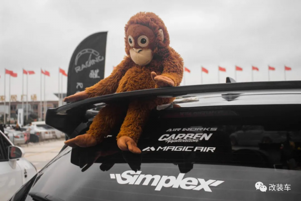 姿態風兩廂馬自達昂克賽拉，趴在地上的&quot&semi;鋼炮&quot&semi;也能很帥