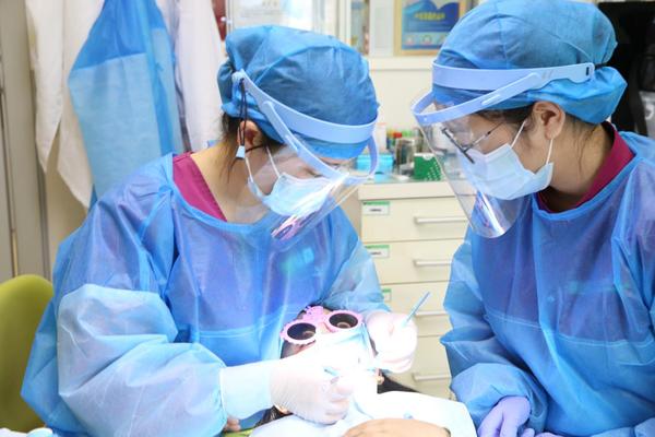 兒牙健康 植得守護｜孩子牙齒磕掉了如何急救？