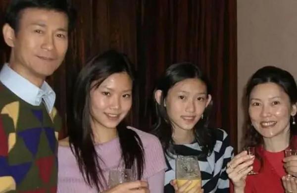 同爹不同媽，愛偏心，這6對星二代的生活差距太大，現實又扎心