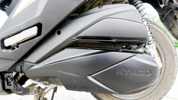 運動休閒踏板 傳承雷霆王水冷動力 1.88萬元光陽RacingX150靜態測評