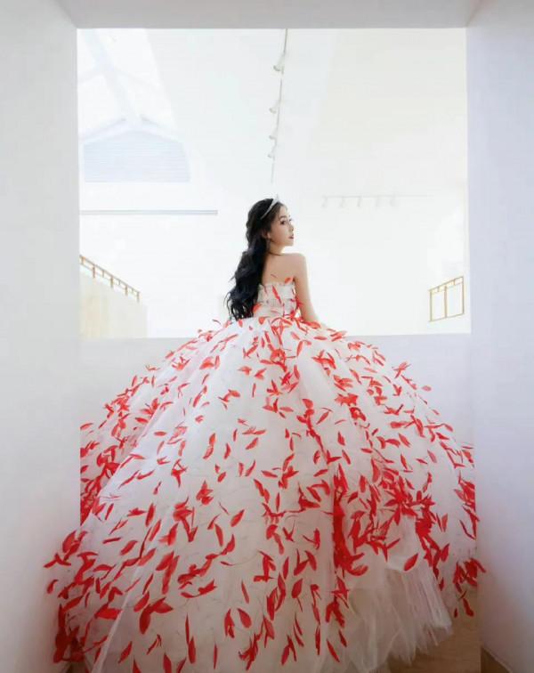 林一拿Angelababy照片做朋友圈封面,來感受一下美貌暴擊吧 林一拿Angelababy照片做朋友圈封面,來感受一下美貌暴擊吧