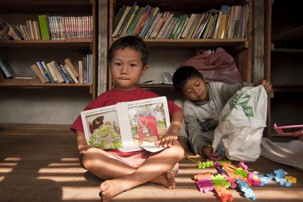 美國18年收養8萬多中國孤兒，其中大都是女孩，這是怎麼回事？