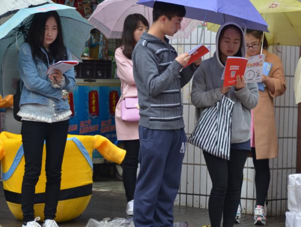 為什麼報考公務員的人數逐年增多?看到他們的食堂,你就明白了 為什麼報考公務員的人數逐年增多?看到他們的食堂,你就明白了