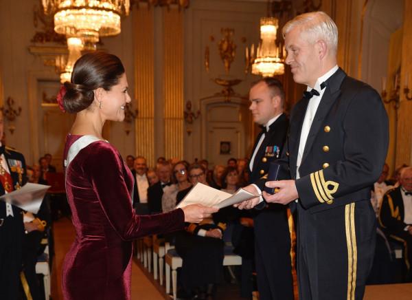 瑞典公主時尚逆襲，11月迎衣著高光時刻，同框美過西班牙王后