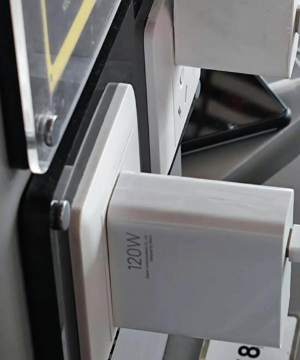 蘋果的充電器和安卓手機充電器的比較？