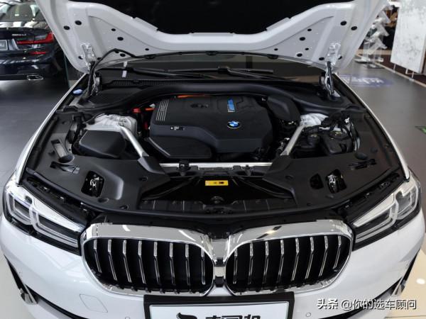 1&period;5L油耗2&period;0T豪華轎車，沒購置稅還便宜，帶你看寶馬5系新能源