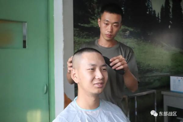 強！這批新兵全是大學生，來自復旦、同濟、上海交大等9所高校