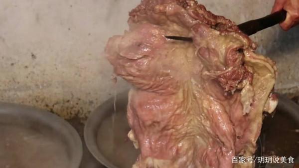 河南四兄弟合夥賣小吃，30年沒分家一天賣40只，過年要賣200只