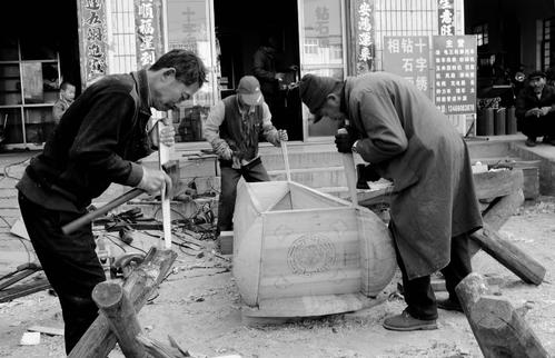獨居老人：別再望子成龍！這輩子我最後悔把3個子女培養成大學生