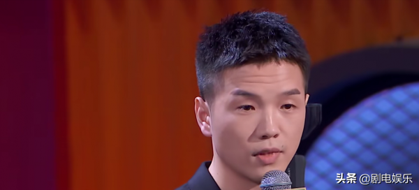 《脫口秀大會》豆豆，表演被評油膩、做作，博眼球，“長相劣勢”