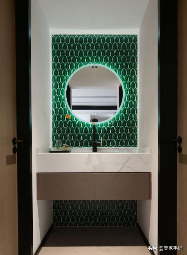 南京夫妻117㎡的家，光一個電視牆就把我迷住，全屋太有品味了